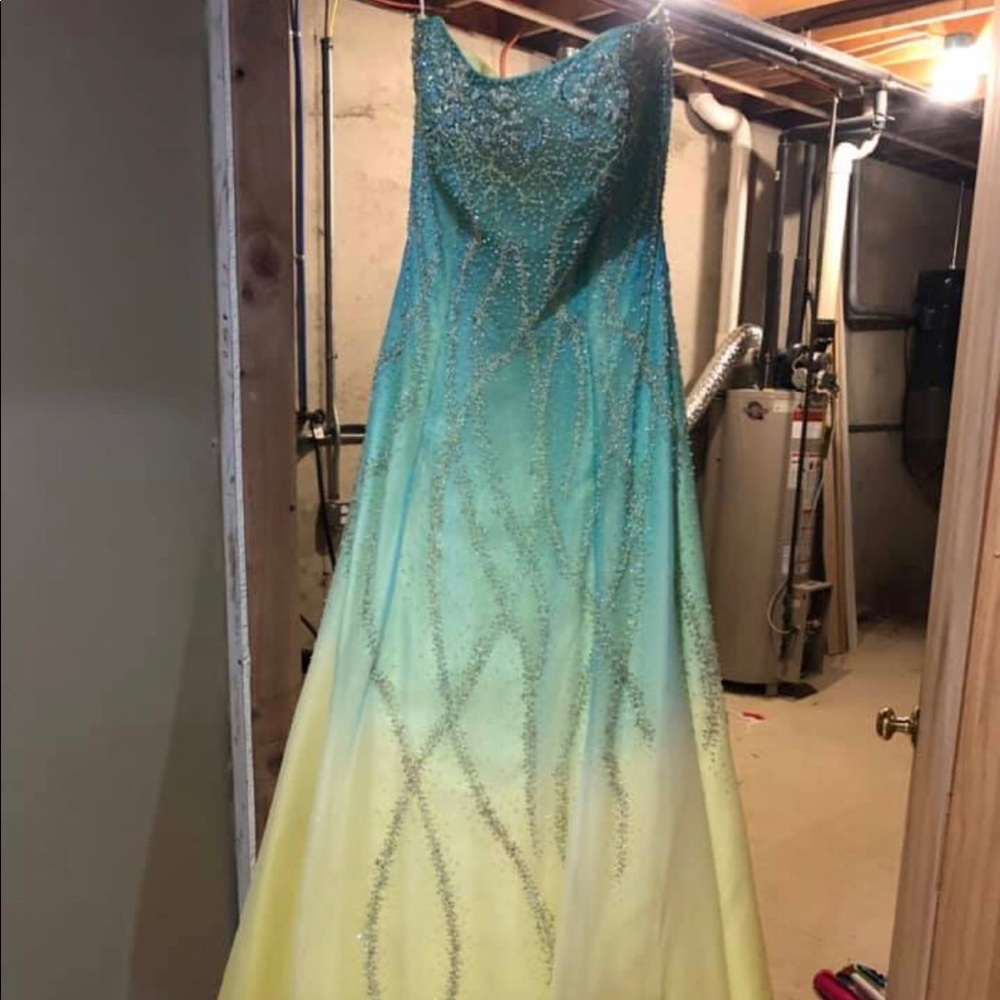 Prom dress